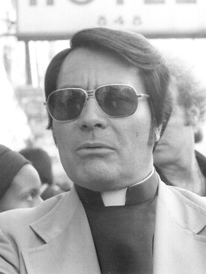 Jim Jones, 1977